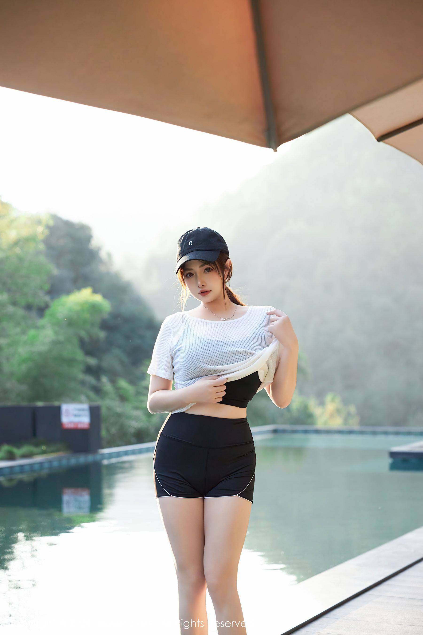 [XiuRen秀人网] No.9549 养乐多Doll 成熟美臀Xiuren秀人写真高清美女套图写真下载-看套图看套图