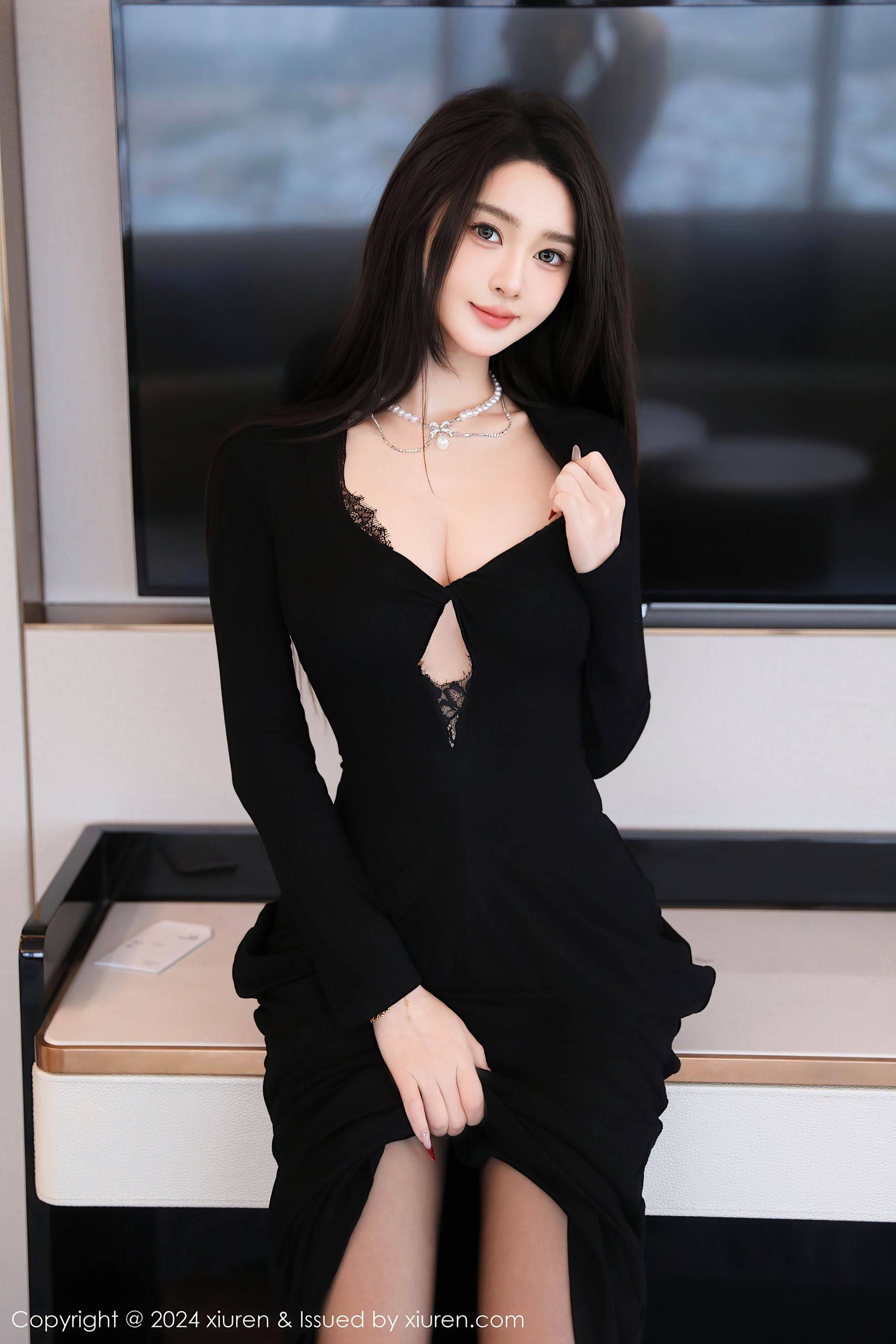 [XiuRen秀人网] No.9670 Candy糖糖 妩媚美腿Xiuren秀人写真高清美女套图写真下载-看套图看套图