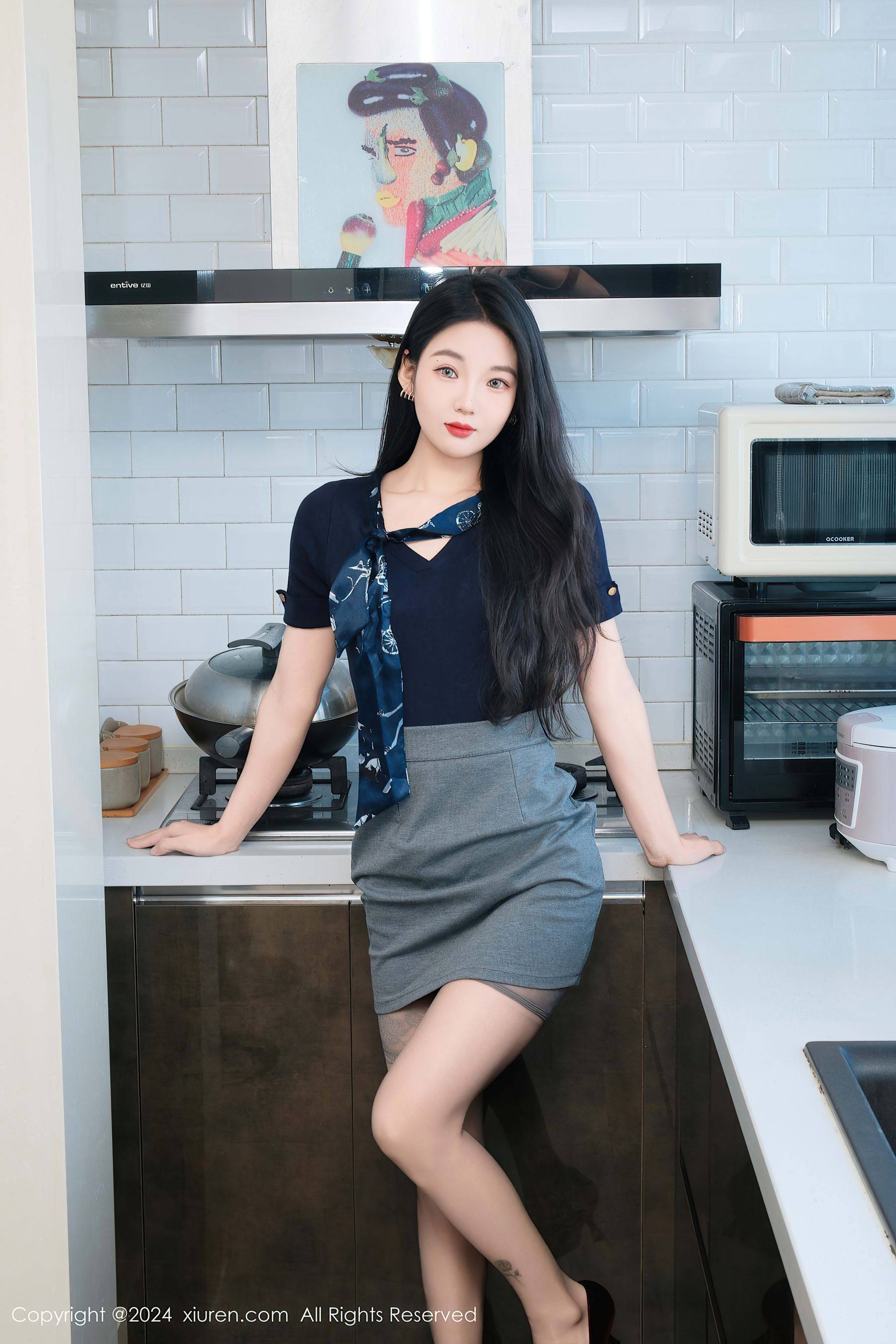 [XiuRen秀人网] No.9580 希恬儿 丝袜美腿Xiuren秀人写真高清美女套图写真下载-看套图看套图