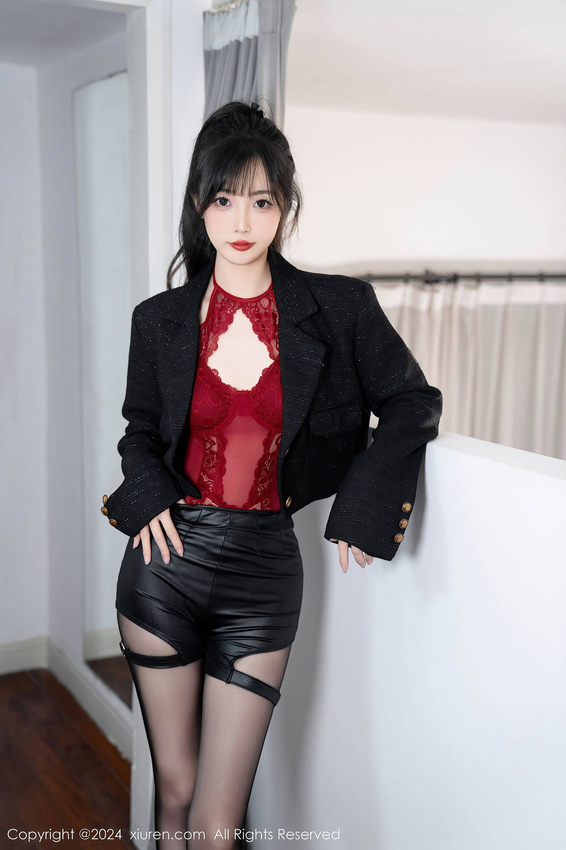 [XiuRen秀人网] No.9561 林星阑 黑丝美腿Xiuren秀人写真高清美女套图写真下载-看套图看套图