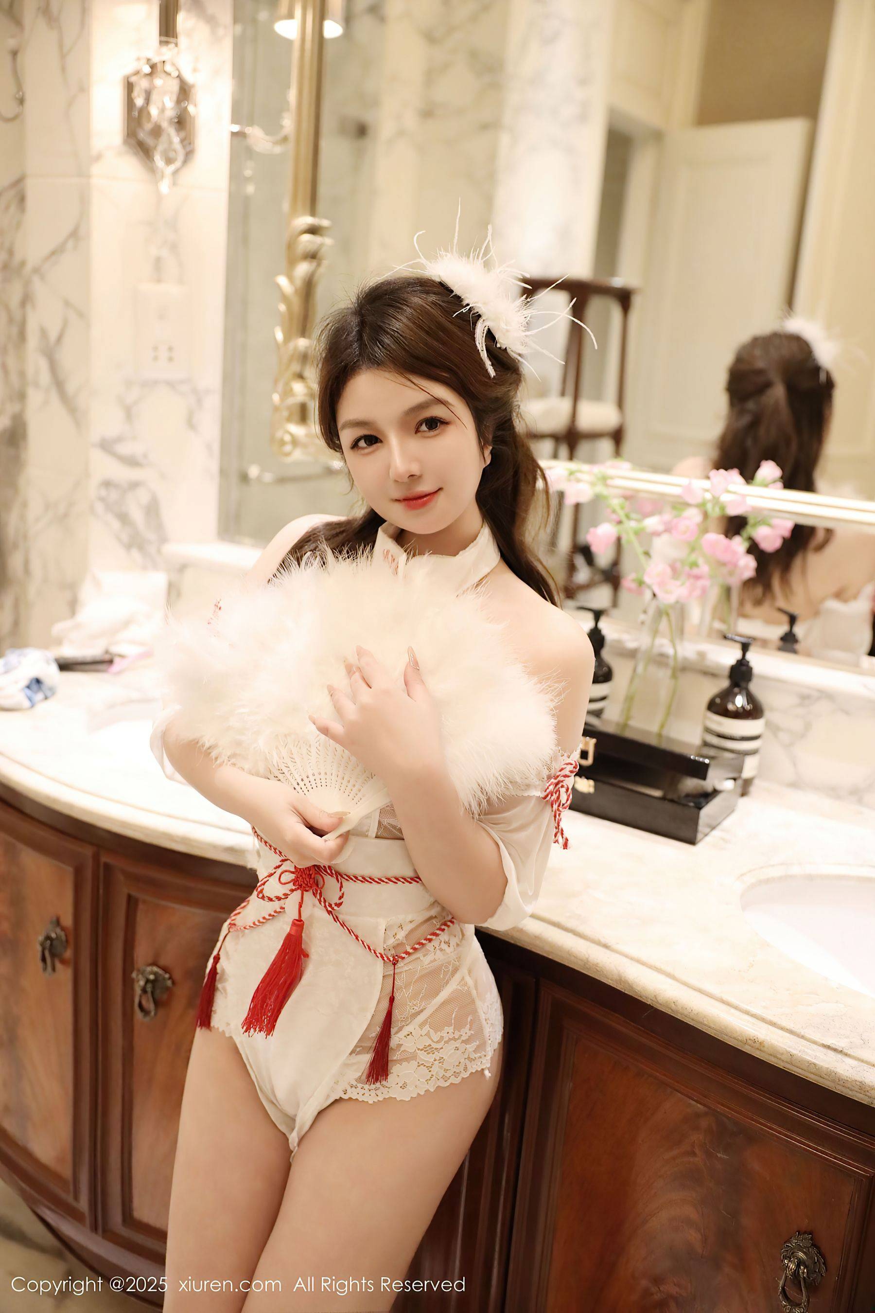 [XiuRen秀人网] No.9698 沈思怡 美臀性感Xiuren秀人写真高清美女套图写真下载-看套图看套图