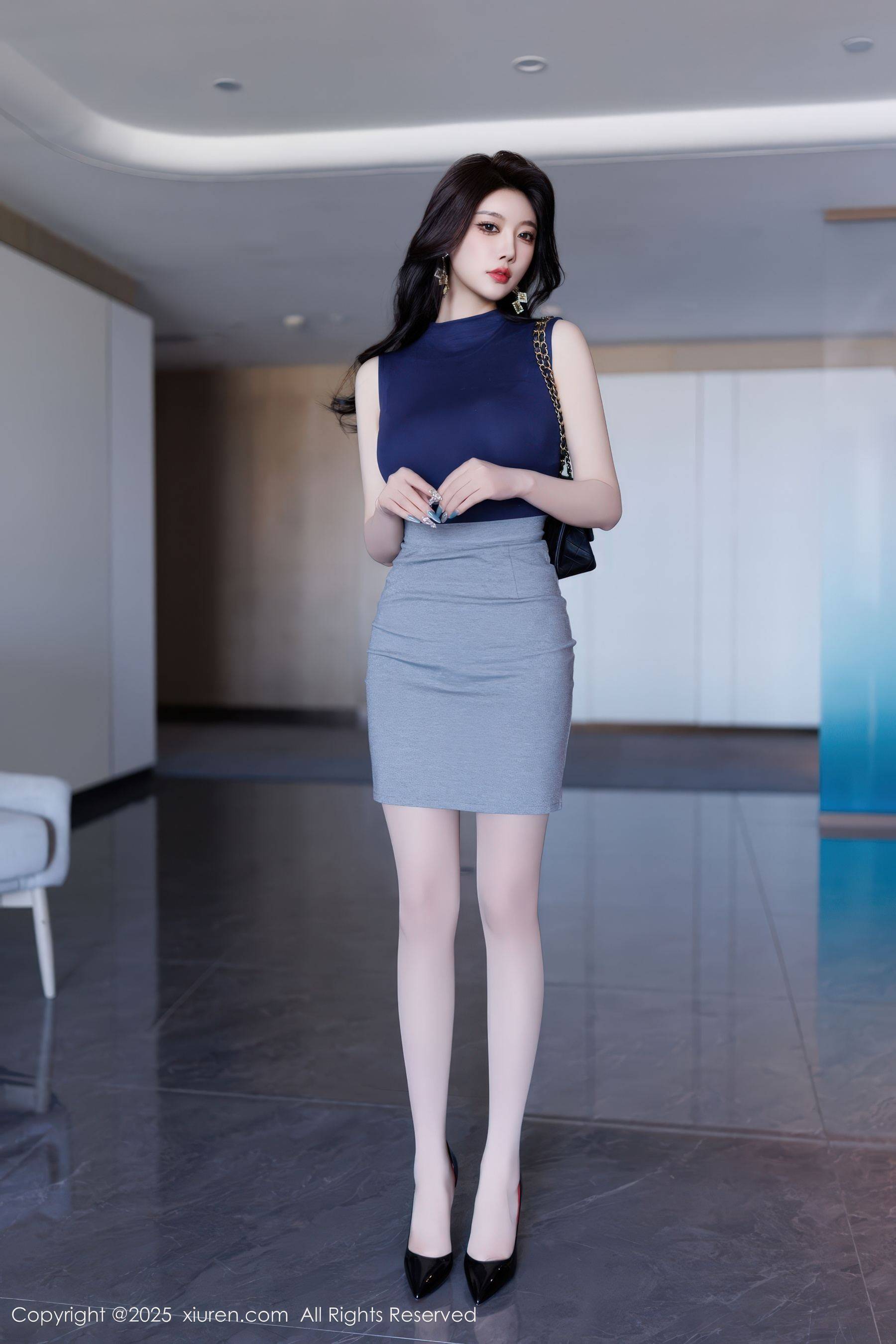 [XiuRen秀人网] No.9857 杨晨晨Yome 黑丝美腿Xiuren秀人写真高清美女套图写真下载-看套图看套图