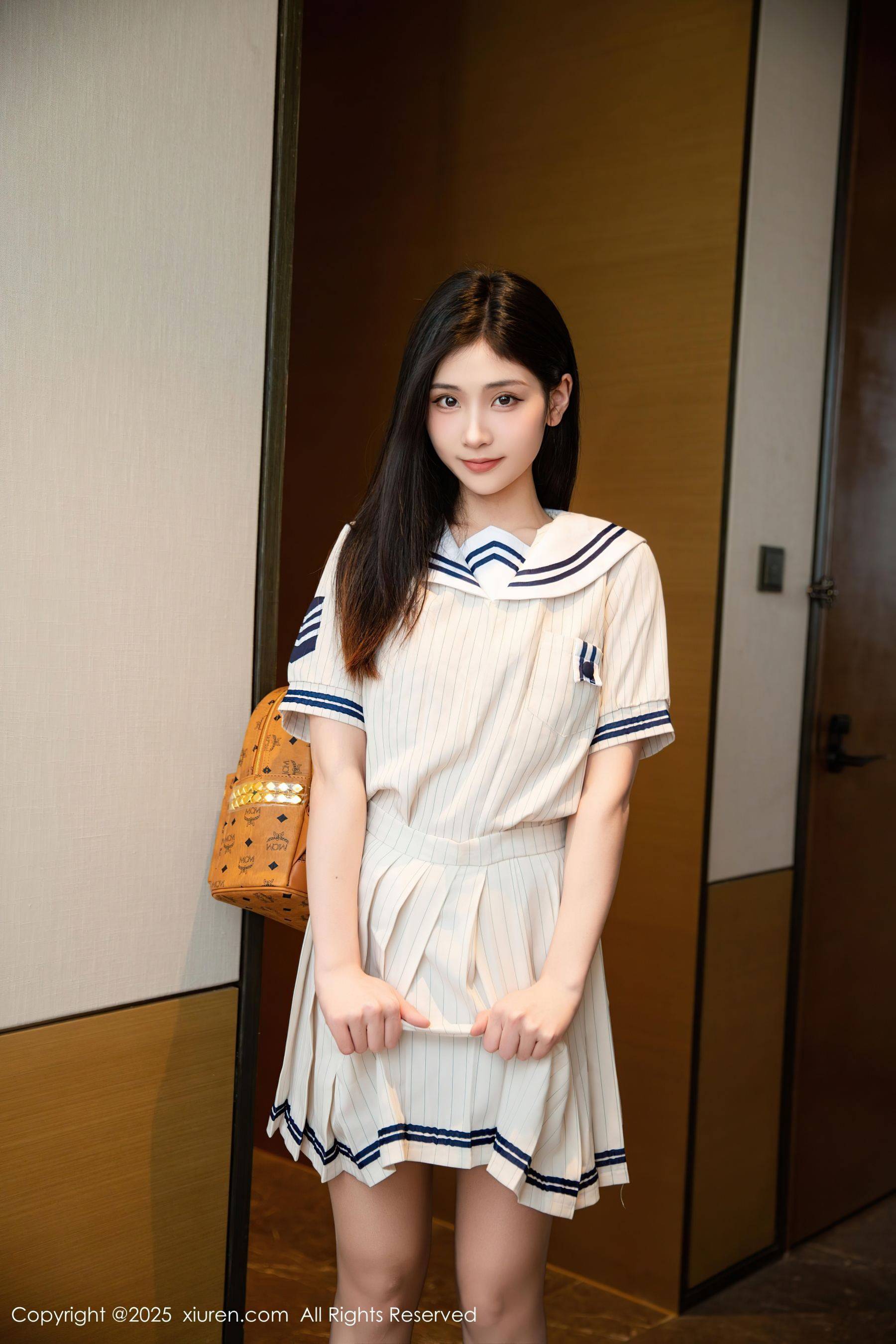 [XiuRen秀人网] No.9942 刘婷婷 丝袜美腿Xiuren秀人写真高清美女套图写真下载-看套图看套图