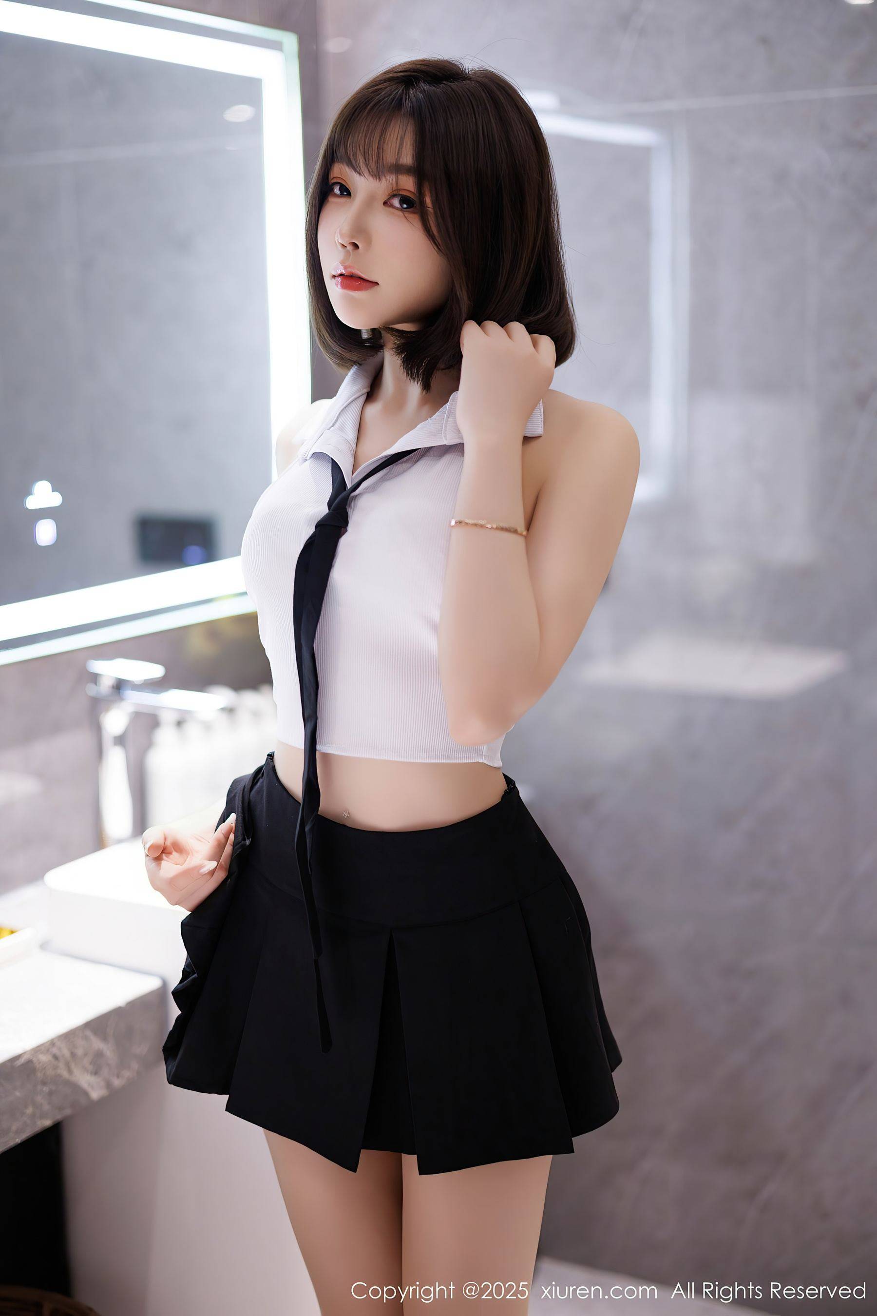 [XiuRen秀人网] No.10048 徐莉芝Booty 婀娜妩媚Xiuren秀人写真高清美女套图写真下载-看套图看套图