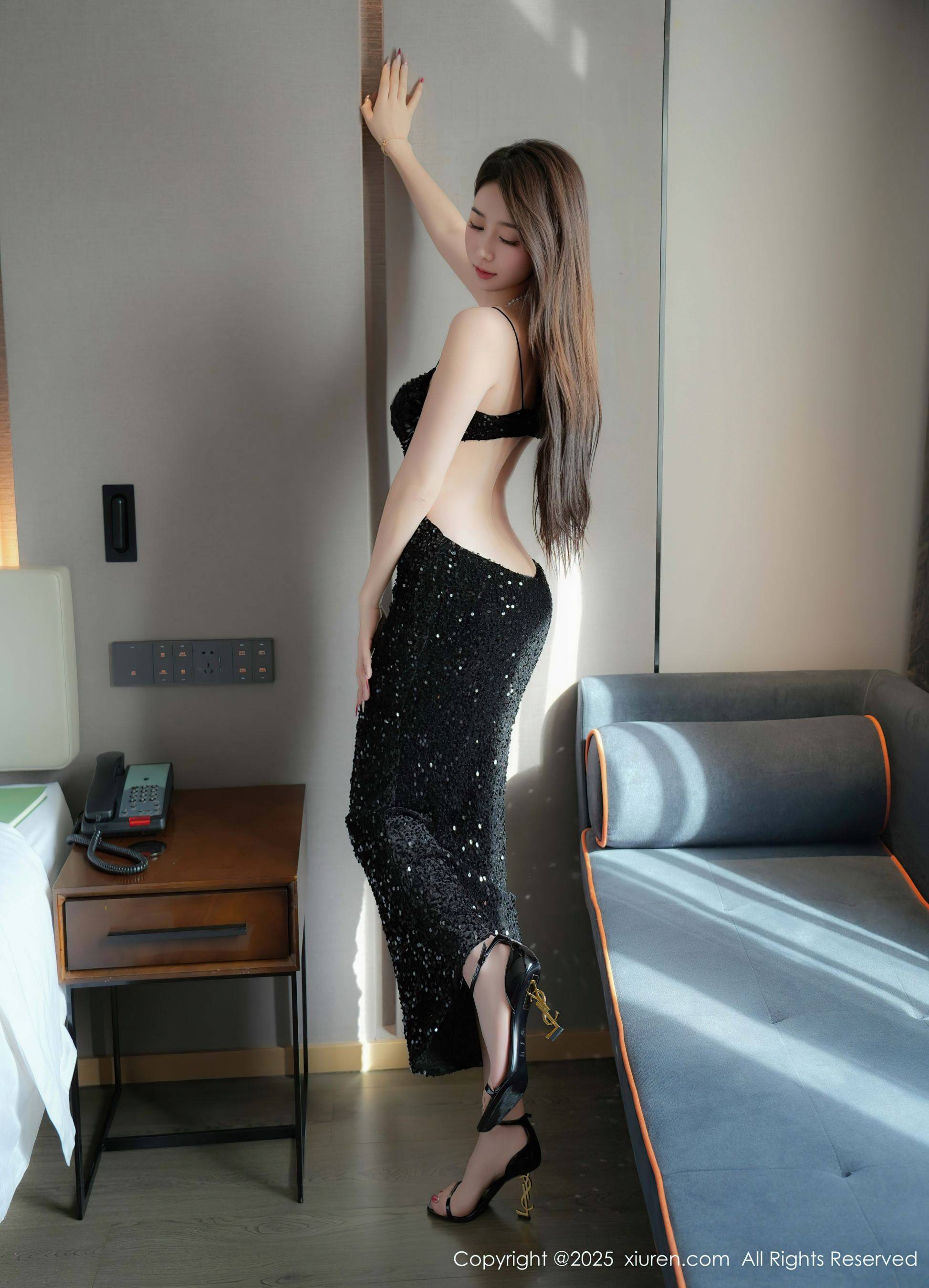[XiuRen秀人网] No.9937 星星baby 美腿性感Xiuren秀人写真高清美女套图写真下载-看套图看套图