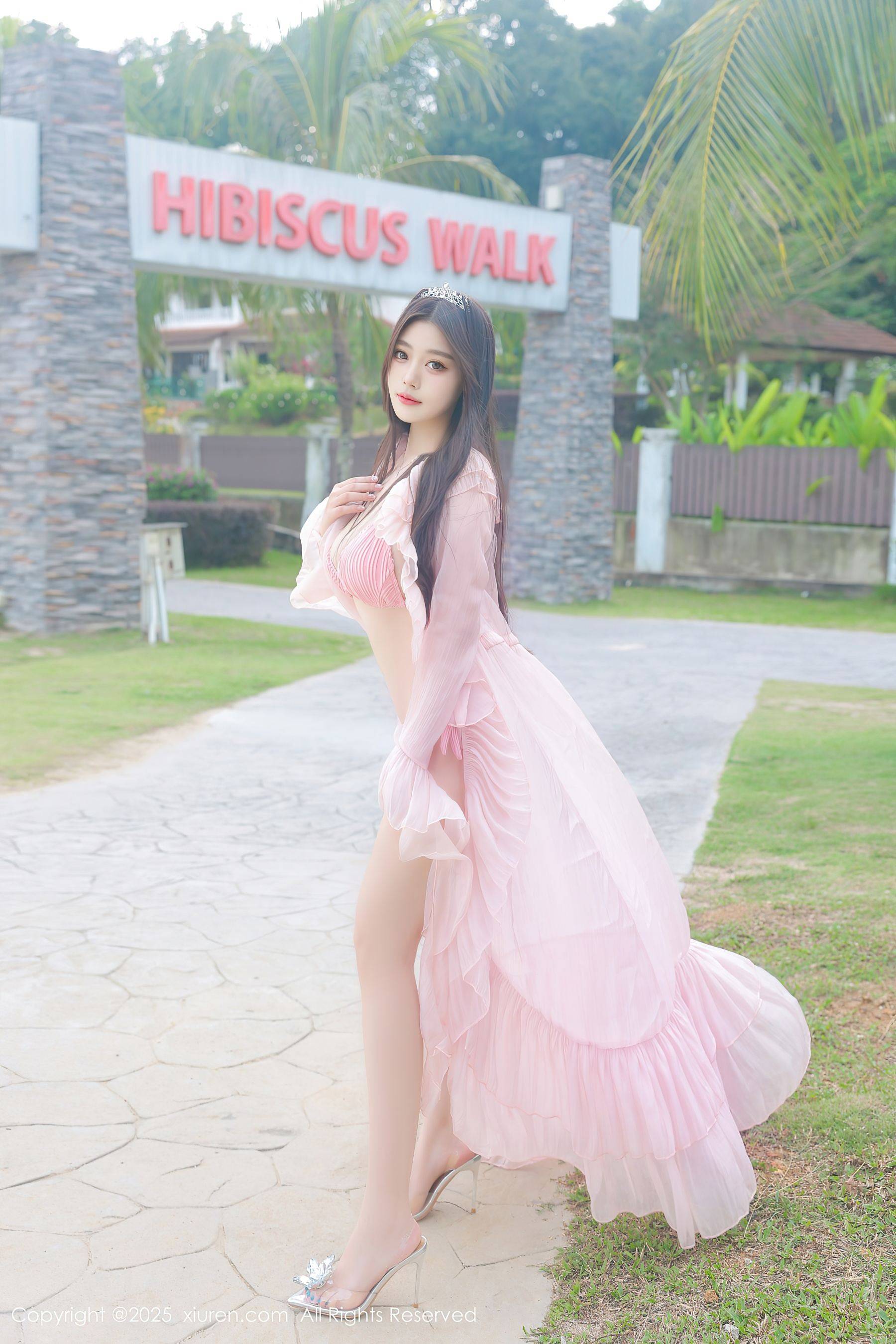 [XiuRen秀人网] No.10160 蛋蛋宝 粉色比基尼Xiuren秀人写真高清美女套图写真下载-看套图看套图