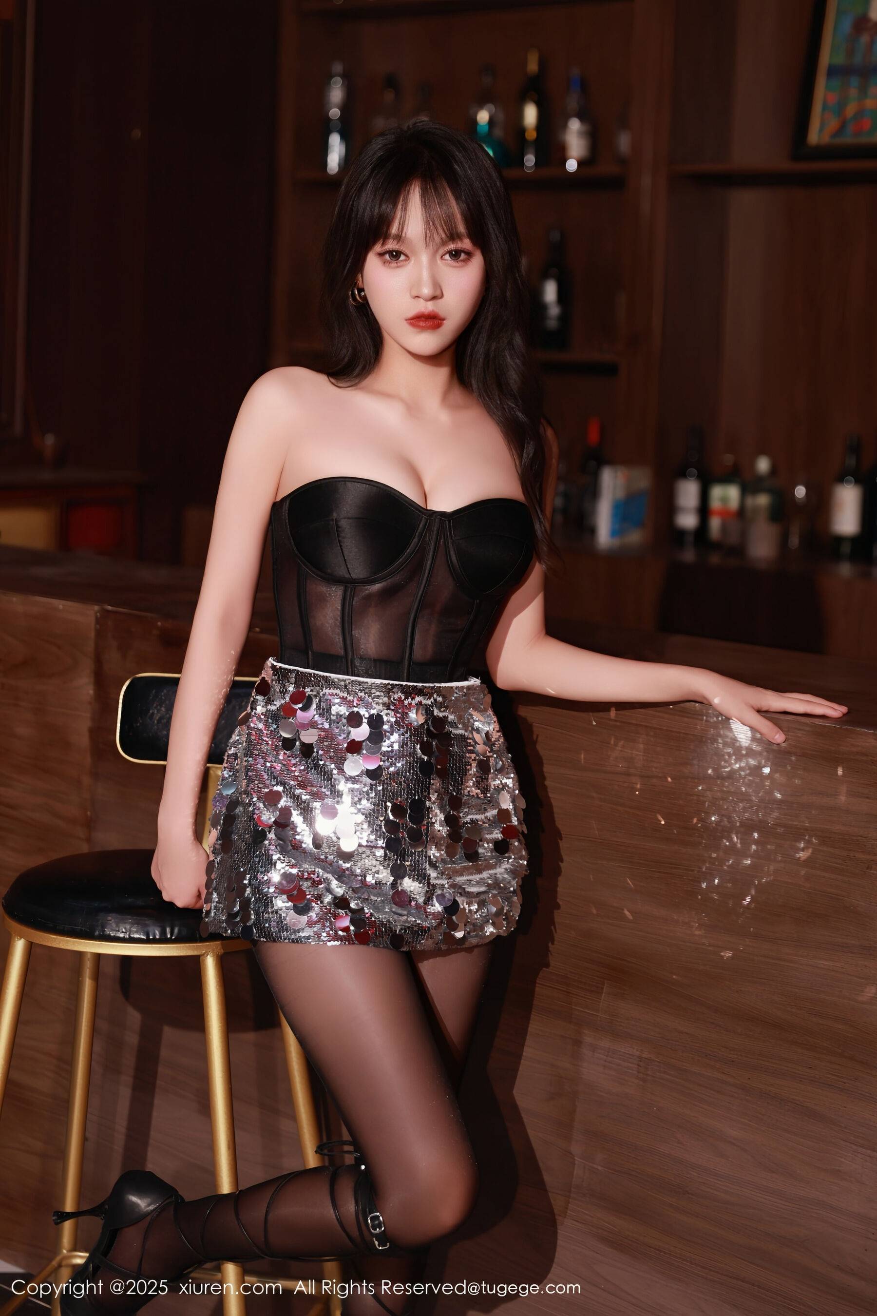 [XiuRen秀人网] 糯咪 No.10772Xiuren秀人写真高清美女套图写真下载-看套图看套图